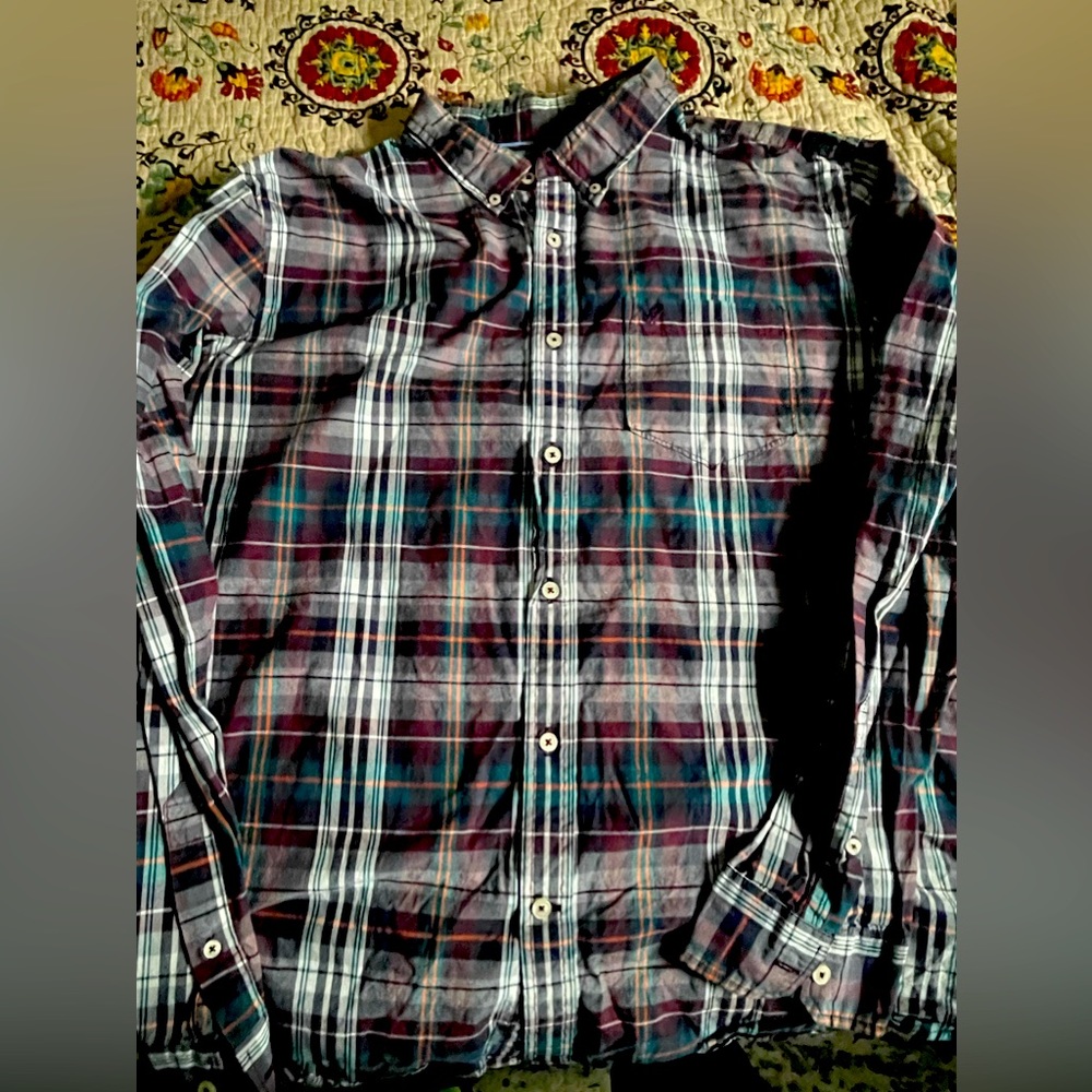 American Eagle Plaid Button Down Shirt